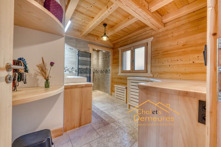 Image No.2-4 Bed House for sale