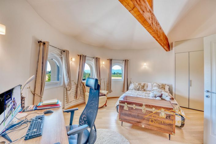 Image No.13-6 Bed House for sale