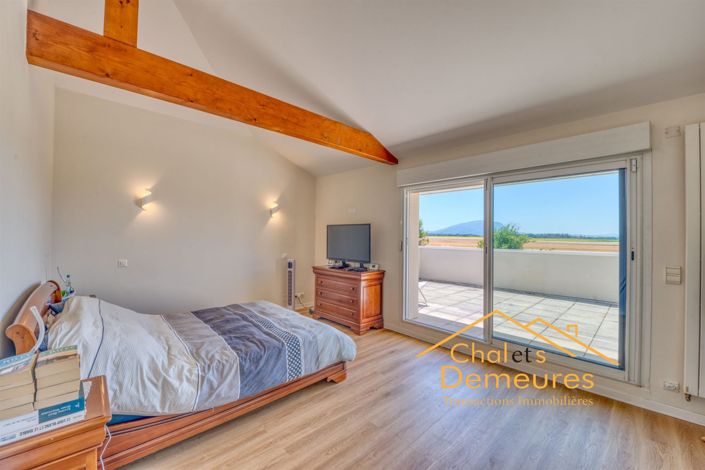 Image No.22-6 Bed House for sale