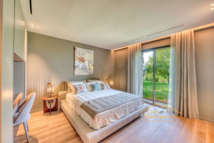 Image No.14-7 Bed House for sale