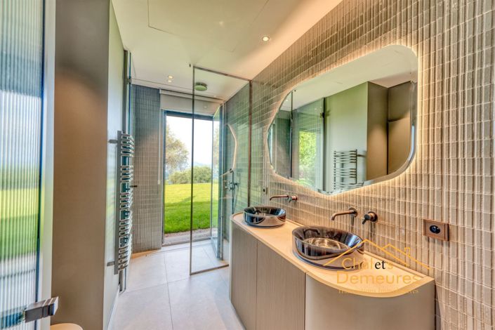 Image No.16-7 Bed House for sale