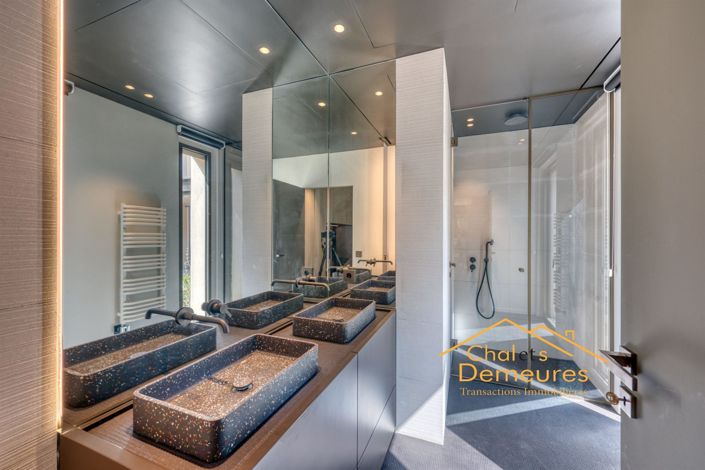 Image No.4-7 Bed House for sale