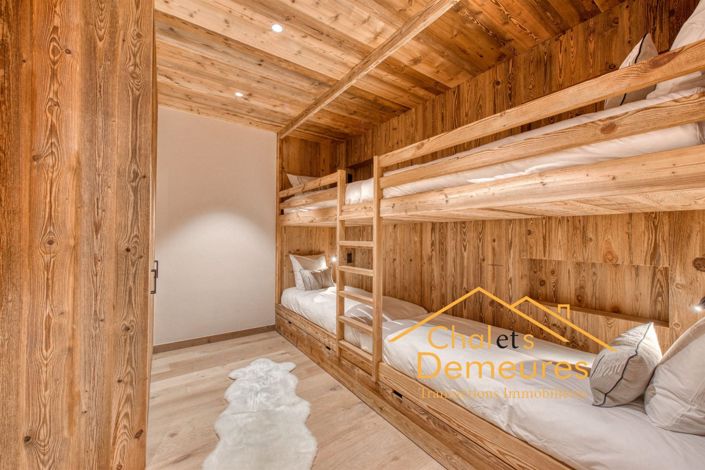 Image No.20-6 Bed House for sale