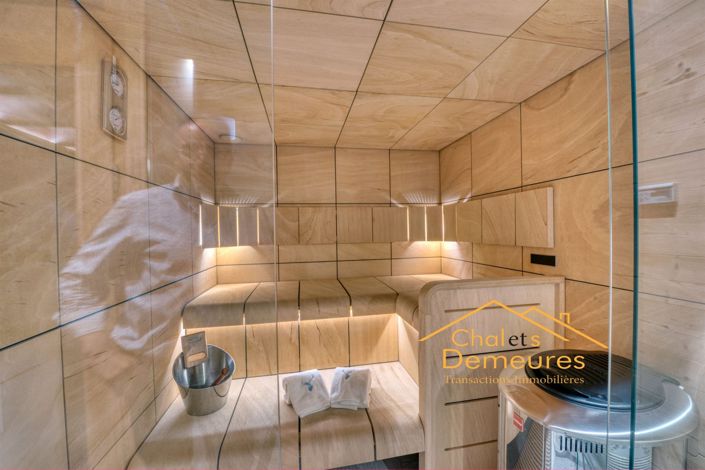 Image No.18-6 Bed House for sale