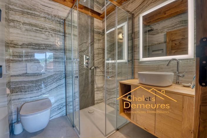 Image No.19-6 Bed House for sale