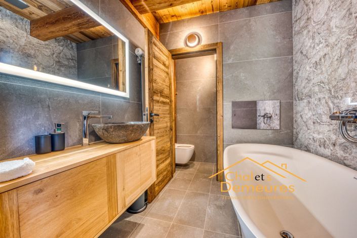 Image No.7-6 Bed House for sale