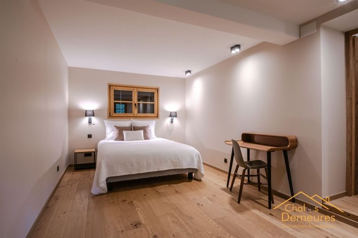 Image No.24-5 Bed House for sale