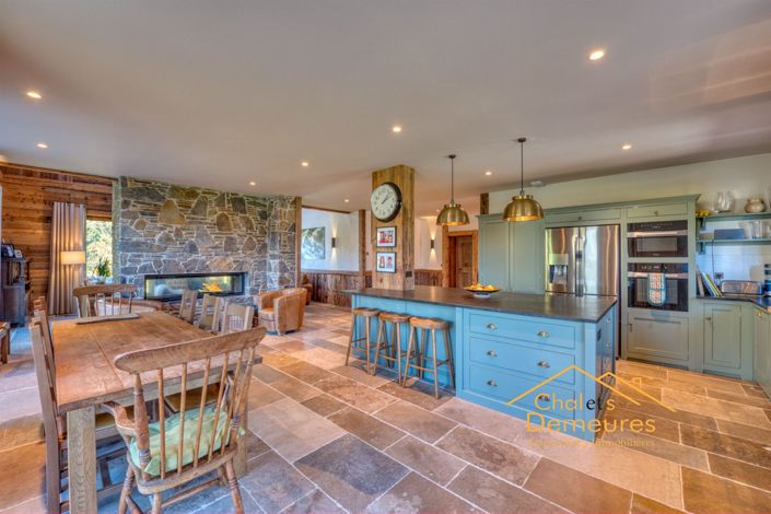 Image No.2-5 Bed House for sale