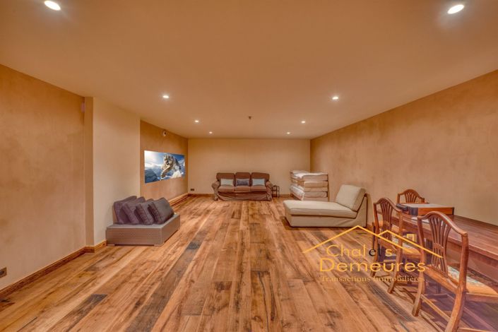 Image No.21-5 Bed House for sale