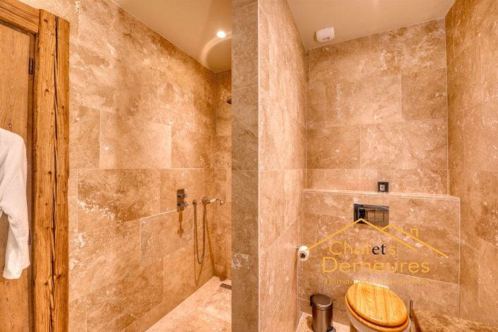 Image No.26-5 Bed House for sale