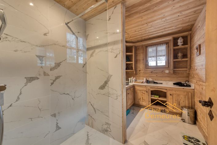 Image No.12-8 Bed House for sale