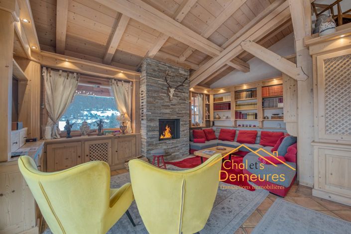 Image No.2-8 Bed House for sale