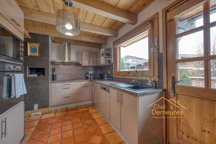 Image No.20-8 Bed House for sale