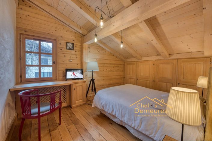 Image No.3-8 Bed House for sale