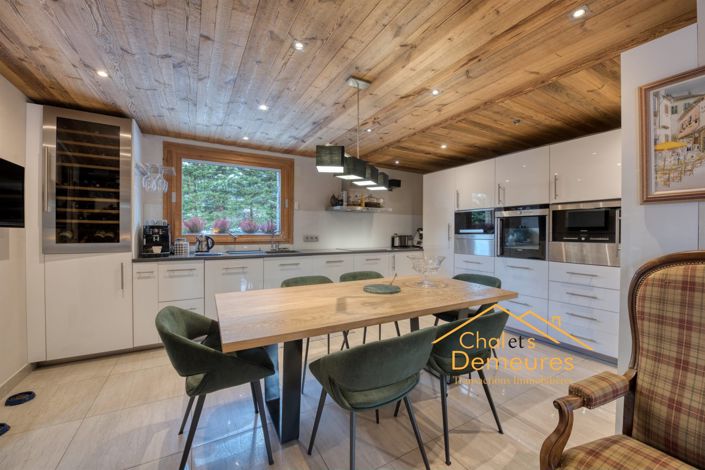 Image No.7-8 Bed House for sale