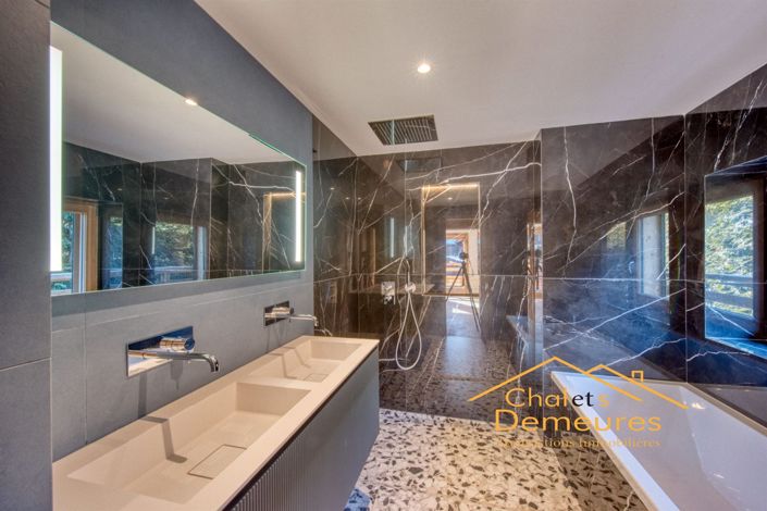 Image No.6-7 Bed House for sale