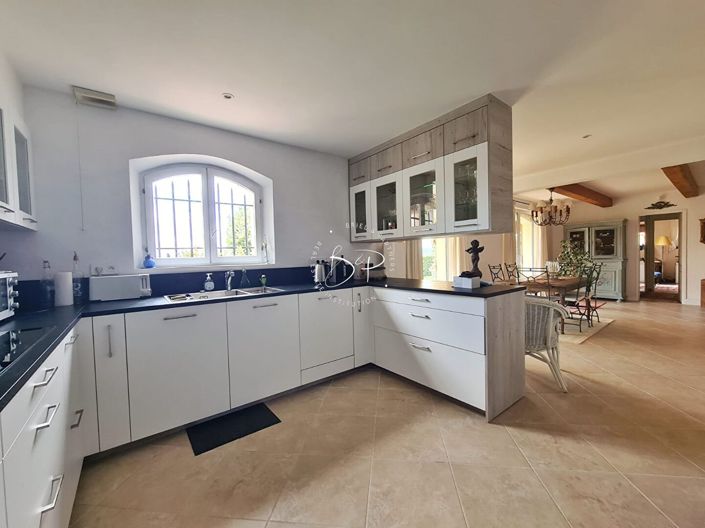 Image No.18-4 Bed House for sale