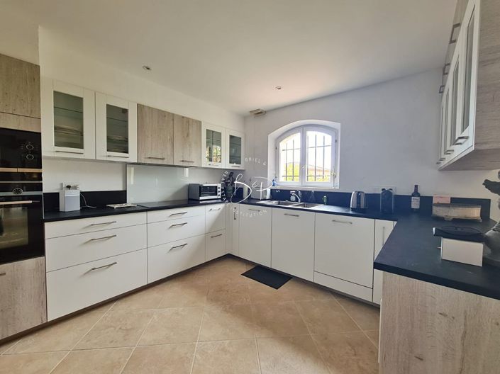 Image No.6-4 Bed House for sale