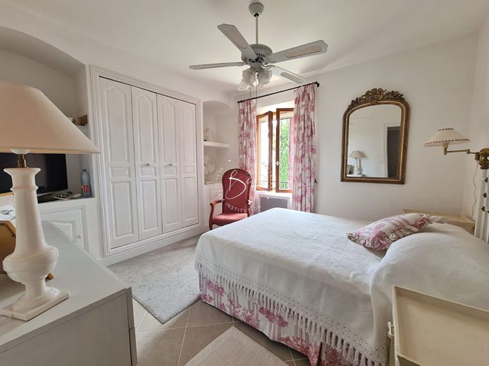 Image No.8-4 Bed House for sale