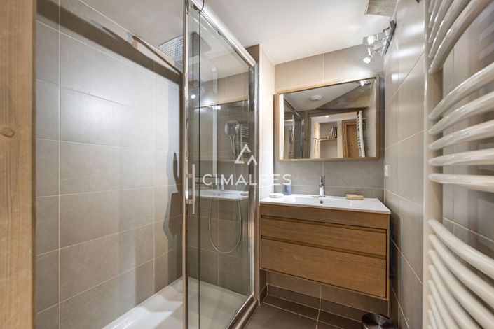 Image No.11-3 Bed Apartment for sale