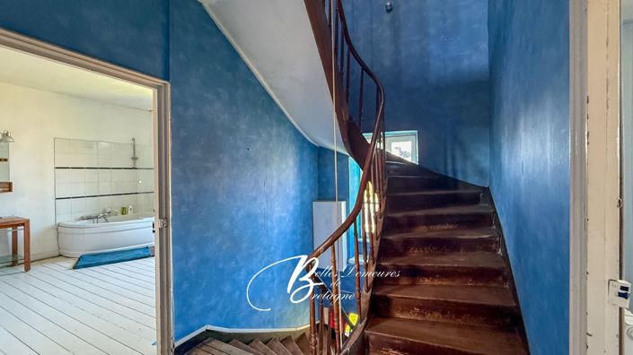 Image No.10-5 Bed House for sale