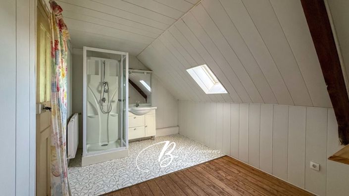 Image No.18-5 Bed House for sale