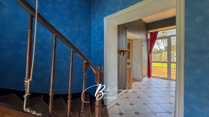 Image No.8-5 Bed House for sale