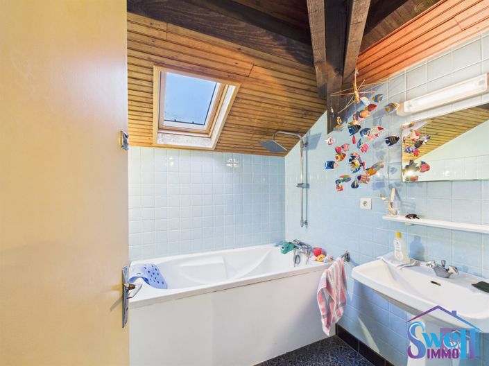 Image No.18-9 Bed House for sale