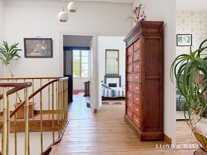 Image No.17-4 Bed House for sale