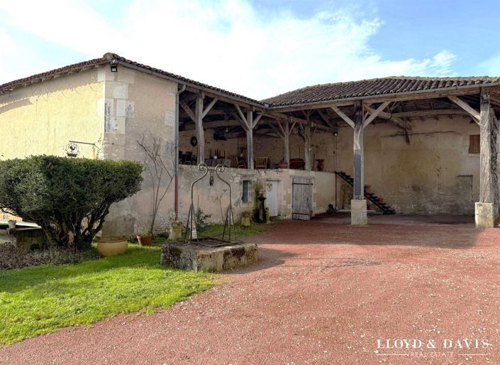 Image No.2-4 Bed House for sale