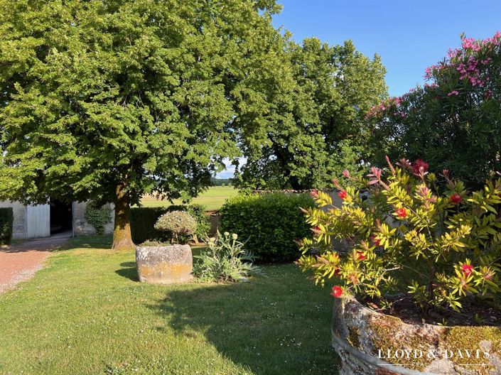 Image No.22-4 Bed House for sale