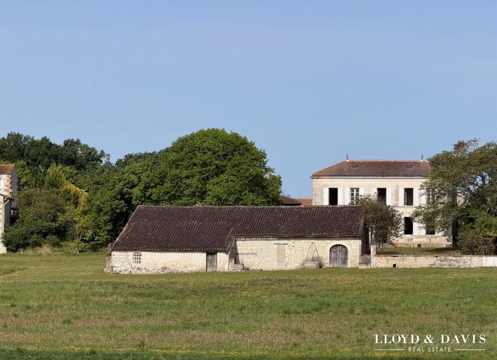 Image No.30-4 Bed House for sale