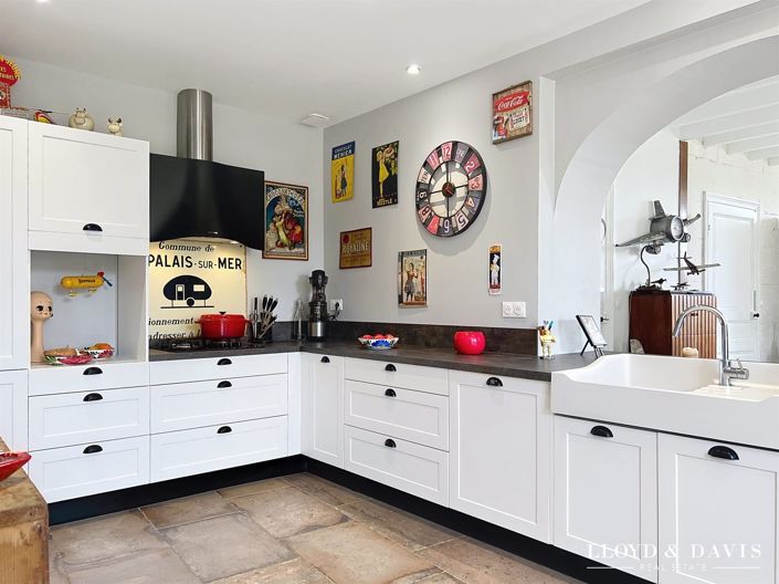 Image No.6-4 Bed House for sale