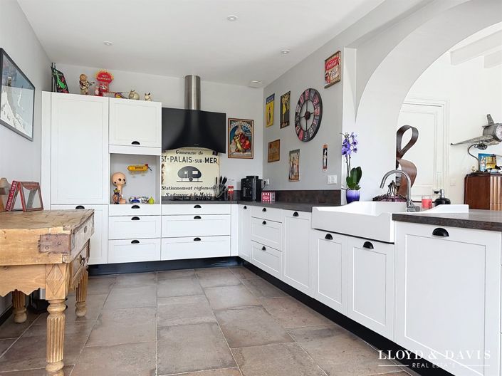 Image No.7-4 Bed House for sale