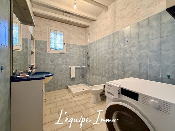 Image No.8-2 Bed House for sale