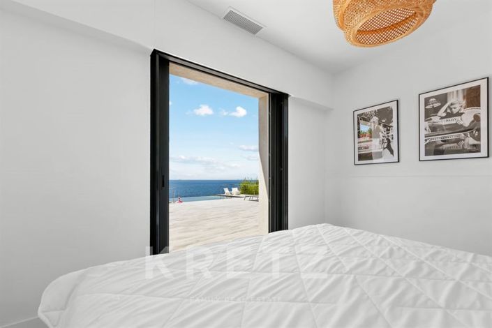 Image No.7-5 Bed House for sale