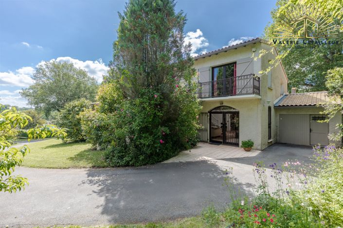 Image No.2-4 Bed House for sale