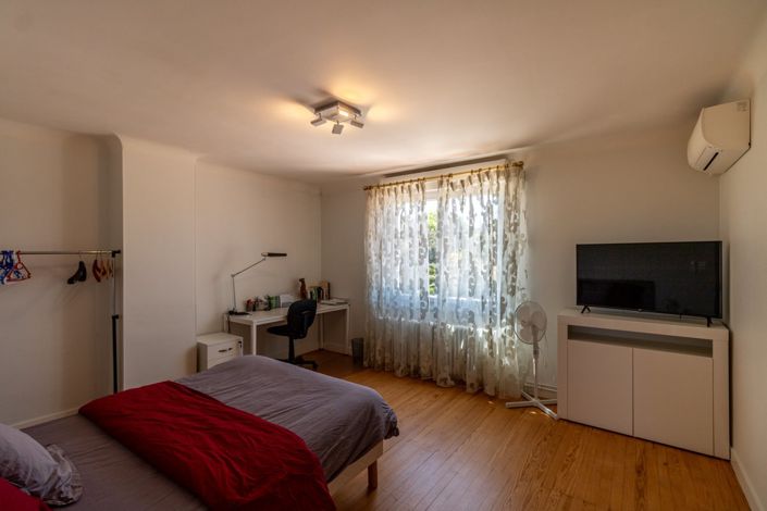 Image No.10-4 Bed House for sale