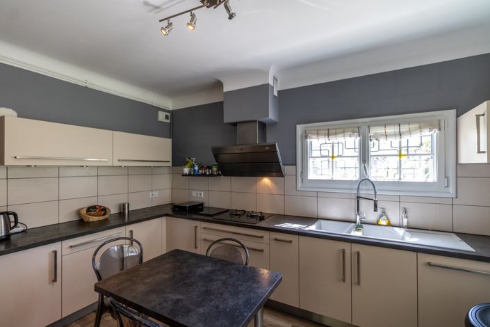 Image No.3-4 Bed House for sale
