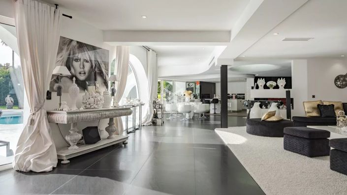 Image No.4-6 Bed House for sale