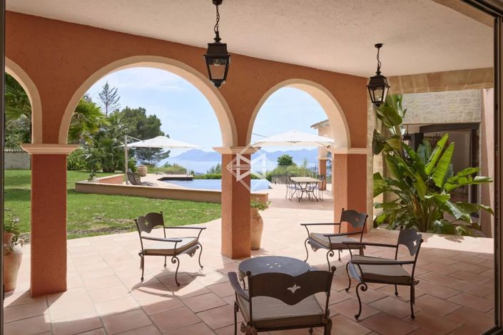 Image No.10-5 Bed House for sale