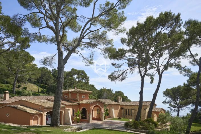 Image No.3-5 Bed House for sale