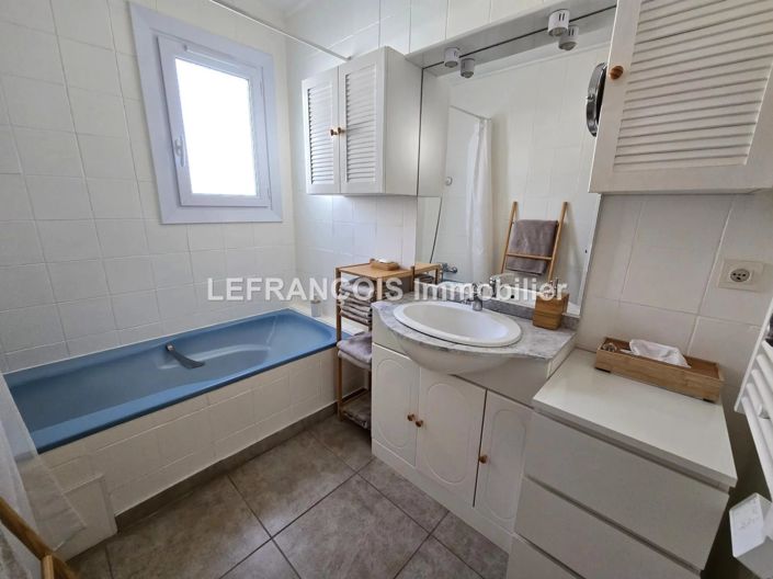 Image No.13-2 Bed House for sale