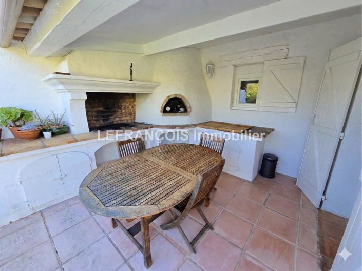 Image No.15-2 Bed House for sale