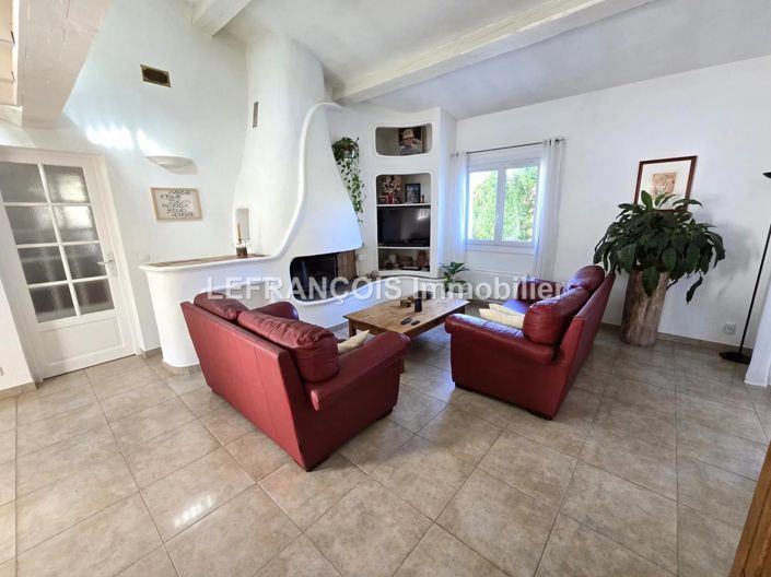 Image No.6-2 Bed House for sale