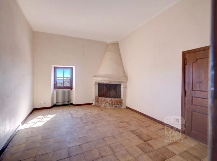 Image No.5-5 Bed House for sale