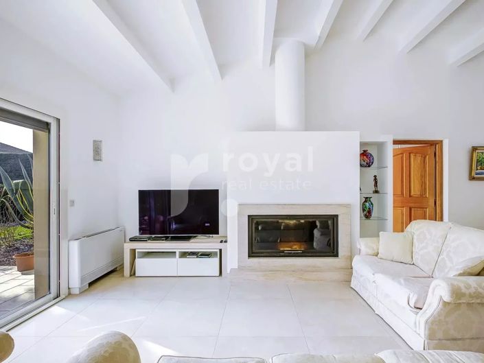 Image No.10-4 Bed House for sale