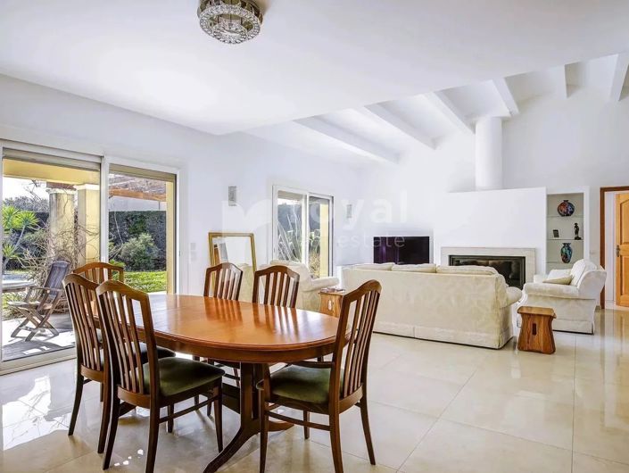 Image No.12-4 Bed House for sale