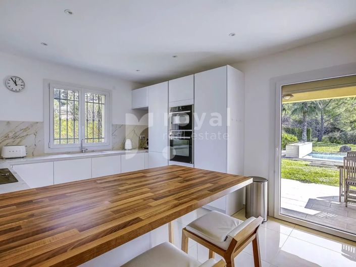 Image No.15-4 Bed House for sale