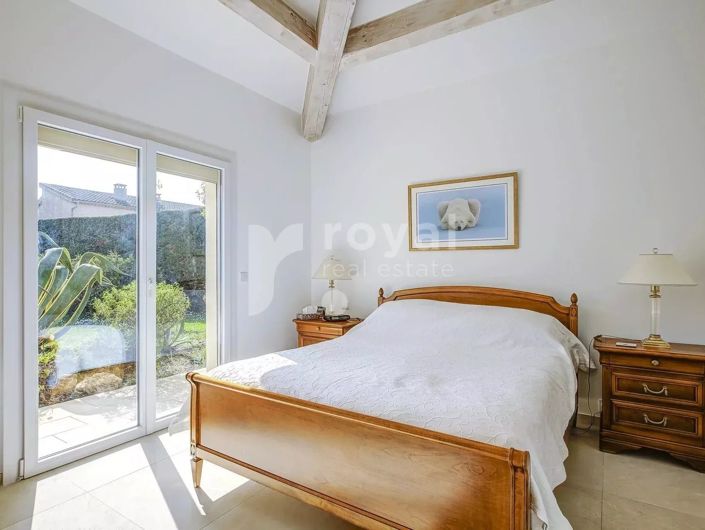 Image No.17-4 Bed House for sale